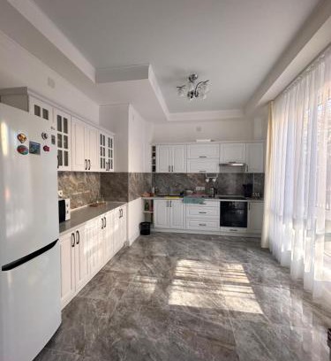 Bosteri House | The Lake House