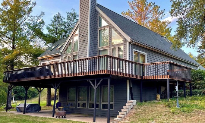 Apple River House | The Lake Place at Apple Canyon Lake