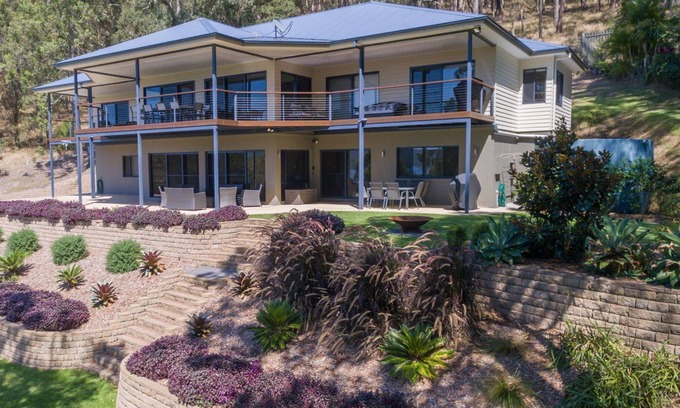 Bungwahl House | The Lake Retreat - southern shores of Smiths Lake