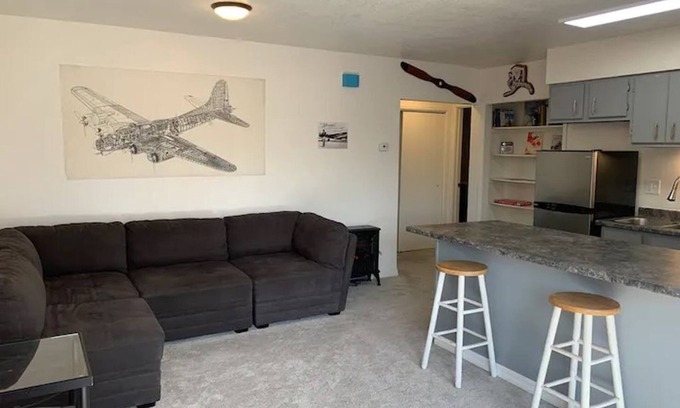 Fairview Apartment | π The Landing Pad π¬ Loaded 1 Bedroom Apartment! π‘