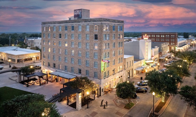Downtown Hotel | The Lasalle Hotel, Bryan College Station, A Tribute Portfolio Hotel