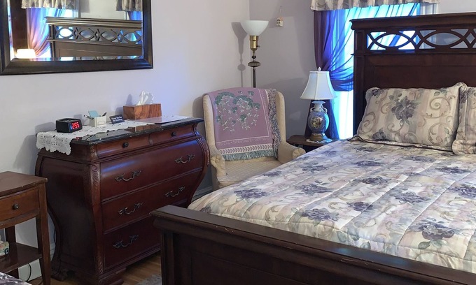Brockport Bed & Breakfast | The Lavender room at The Victorian