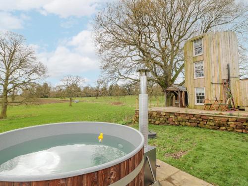 Rugeley House | The Lazy Squire by The Water