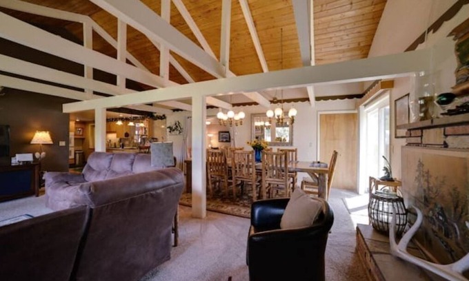 Darby House | The Leaning Tree Apartment