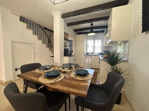 New Golden Mile House | The Lemon House