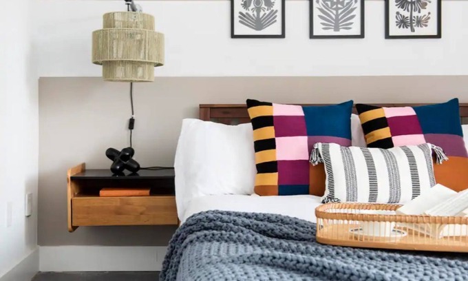 Virginia Highland Apartment | ~The Lillian~ Downtown Rooftop Skyline Cozy