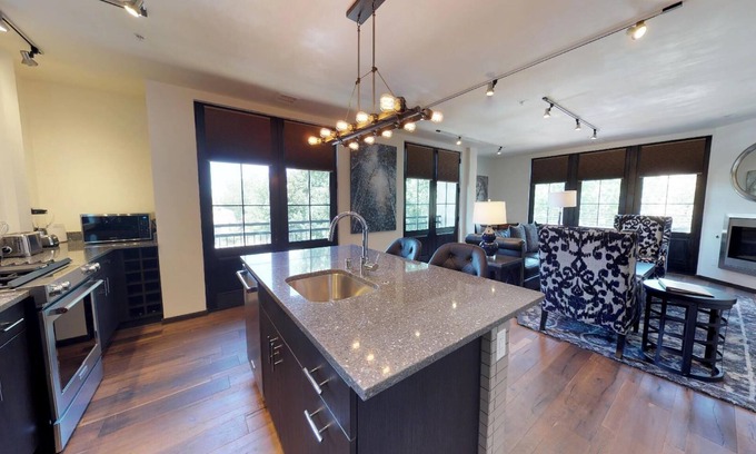 Downtown Santa Fe Condo | The Lincoln 302, 1 Bed/1 Bath, Luxury Condo