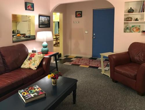 Westside House | The Little House on Sherwood