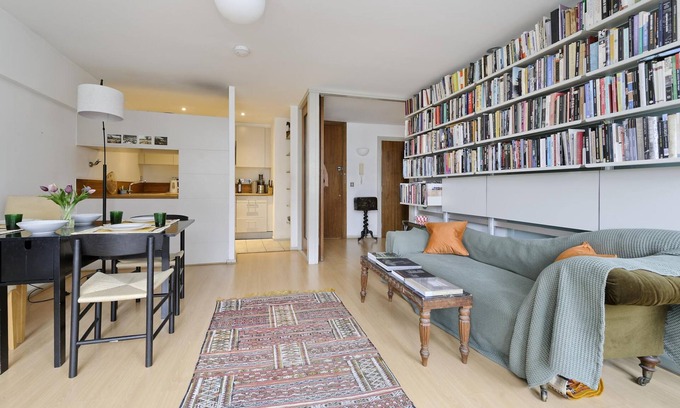 Finsbury Apartment | The Little Library