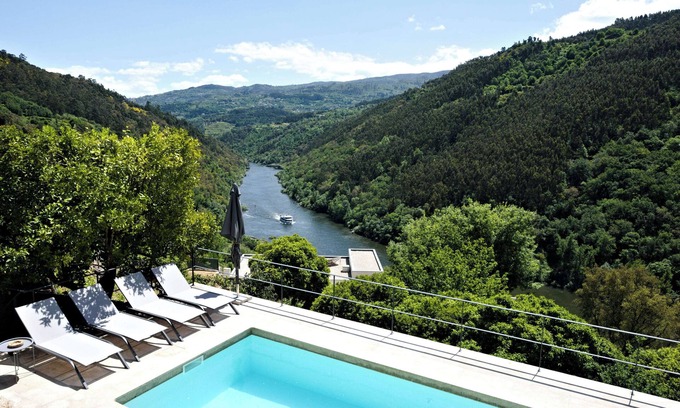 Campos de Baixo House | The Little Vineyard- Douro Riverview Villa with Private Pool, Vineyard & Forest