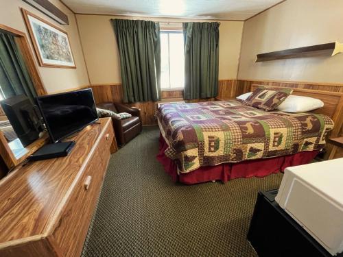 Lolo Cabin | The Lodge at Lolo Hot Springs