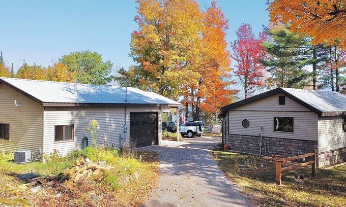 Argonne House | The Lodge at Pine Lake, Lakefront property sleeps 5