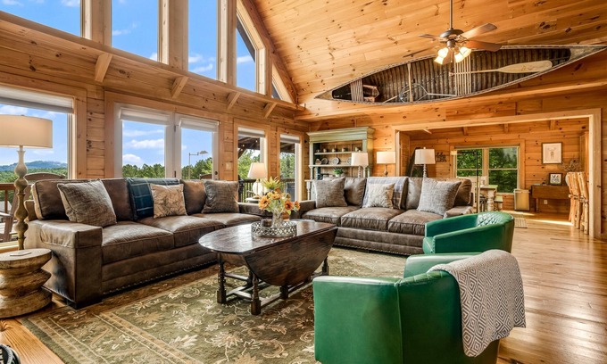 The Peaks at Lake Lure Cabin | The Lodge at Pinnacle Ridge by Carolina Properties