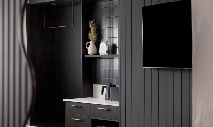 Mount Gambier Apartment | The Lodge - Room 4 - Luxury Central private Rooms, Free wifi