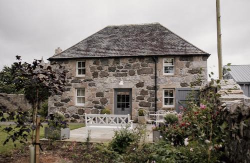 Inverurie Cabin | The Lodges @ Barra Castle