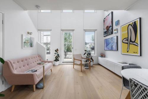 Kensington Apartment | 'The Loft' A Chic City-fringe Balcony Hideaway