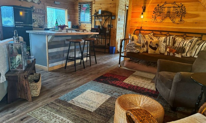 Prattsville Apartment | The Loft at Bearpen Mountain-Ski, Hike, Snowmobile!