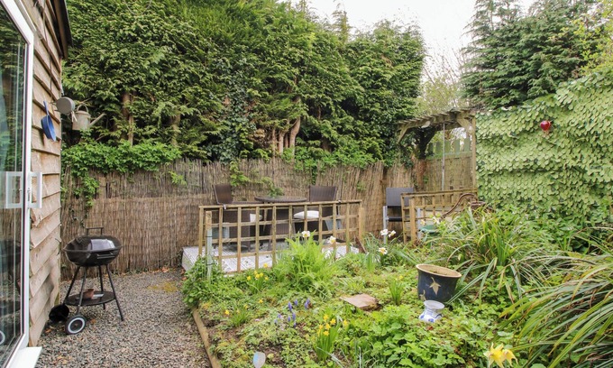 Adforton Cottage | The Log Cabin