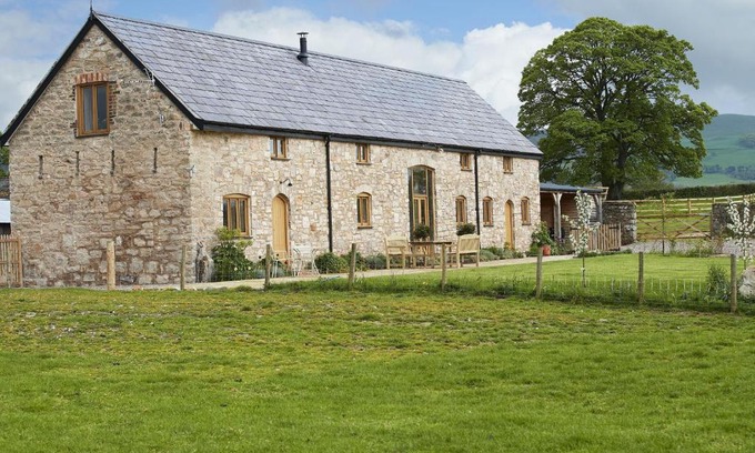 Ruthin House | The Longbarn at Caerfallen