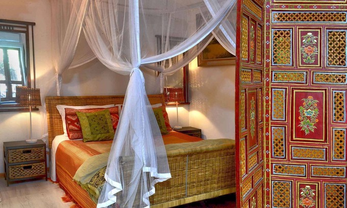 Parkside Cottage | The Lotus Eater, garden bungalow 5 minutes to CBD