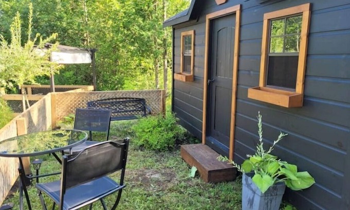Port McNicoll House | The Love Shack - Glamping Room