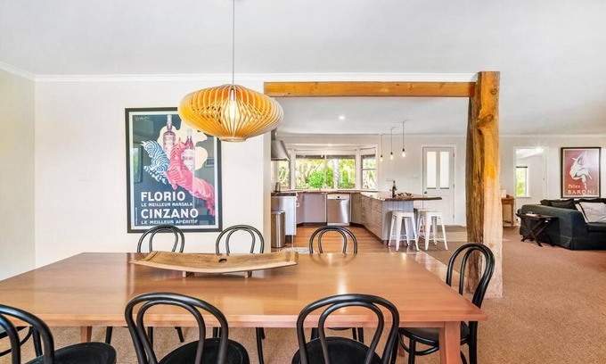 Prevelly House | 'The Love Shack' Pet-Friendly Beach Bungalow
