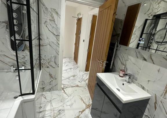 Burton on Trent Apartment | THE LUXE APARTMENTS - Burton upon Trent - Short & Long Stay Luxury Accommodation
