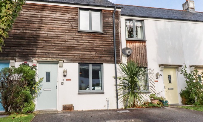 Charlestown House | THE MACKEREL, family friendly, country holiday cottage in Charlestown