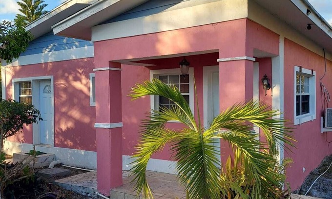 Jimmy Hill House | The manner EN suite, marvelous 1 bedroom suite in moss Town exuma with AC, WiFi