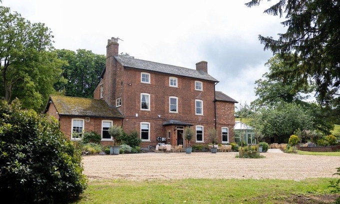 Croxton Kerrial House | The Manners | Sleeps 20 | Private Bar/Dining