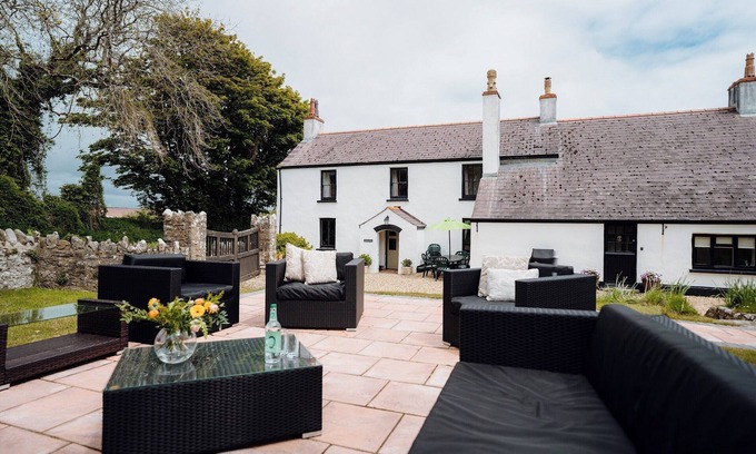 Lydstep Cottage | The Manor House - UK6741