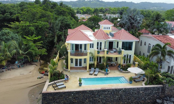 Stella Villa | The Mansion at Casa Aguas Azules - 3-Bedroom Beachfront Villa with Pool