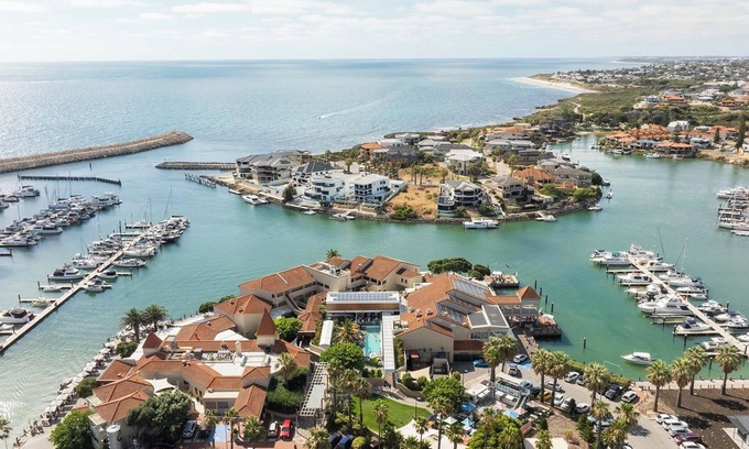 Mindarie Hotel | The Marina Hotel - Mindarie