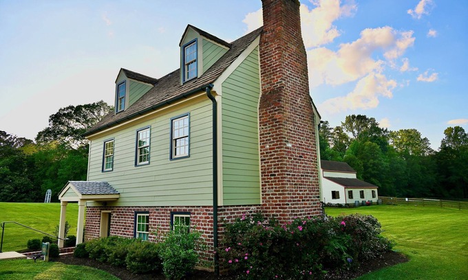 New Kent House | The Martin House: Historic 1 Br Cottage