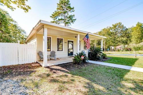Eau Claire House | The Marvelous Miss Margrave-Close to USC- Jackson-Zoo