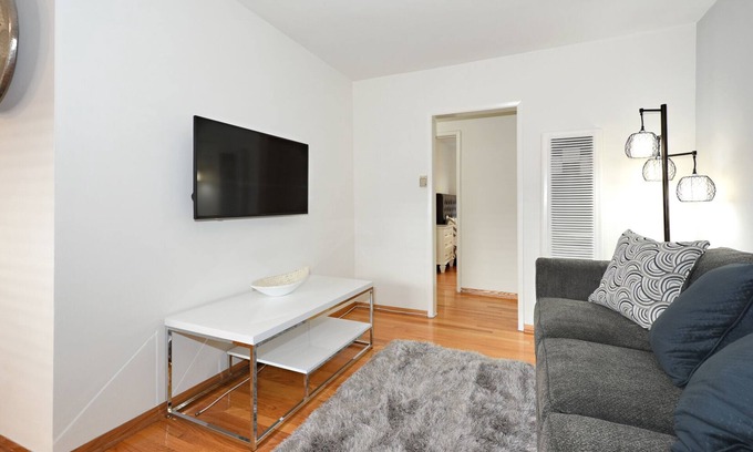 Mar Vista Apartment | The Mclaughlin #5