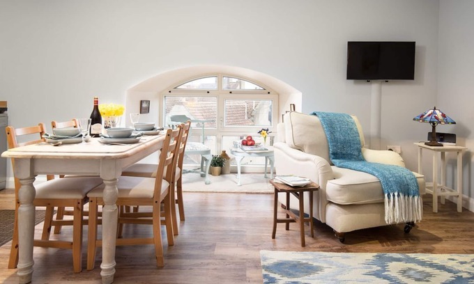 Berwick-upon-Tweed Apartment | THE MEETING HOUSE in the centre of Berwick-upon-Tweed