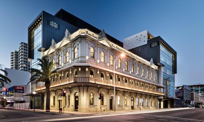 Perth Central Business District Hotel | The Melbourne Hotel