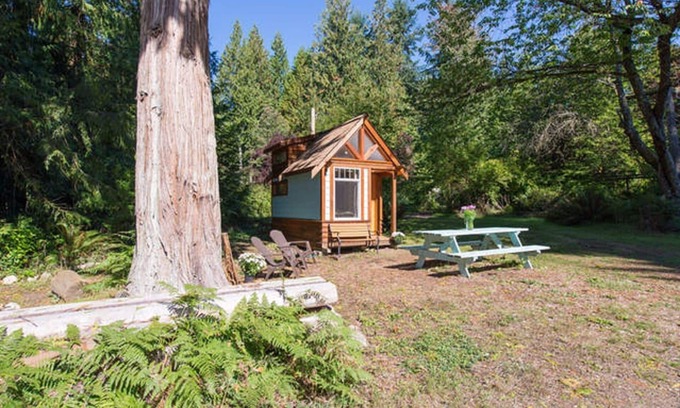 Roberts Creek Cabin | The Micro Cabin In Roberts Creek - 2 Minutes from the Beach!