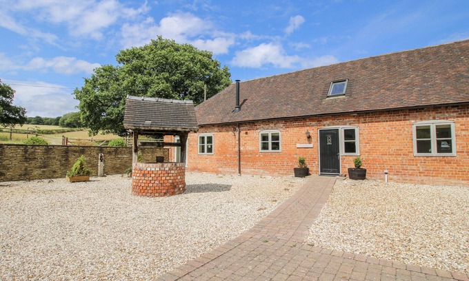 Acton Scott Cottage | THE MILKING PARLOUR, pet friendly, luxury holiday cottage in Westhope