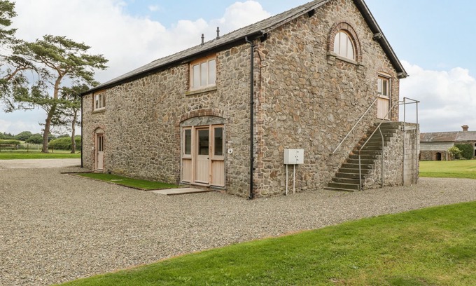 Brampton Bryan Cottage | THE MILL GRANARY, pet friendly, with open fire in Leintwardine