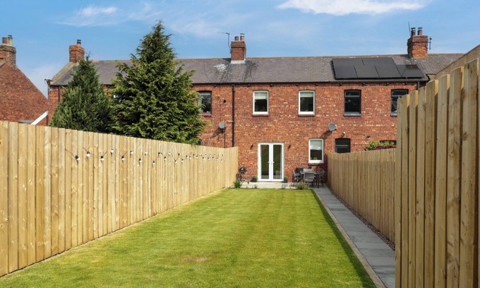 Berwick-upon-Tweed Cottage | THE MINERS COTTAGE, family friendly in Berwick-Upon-Tweed