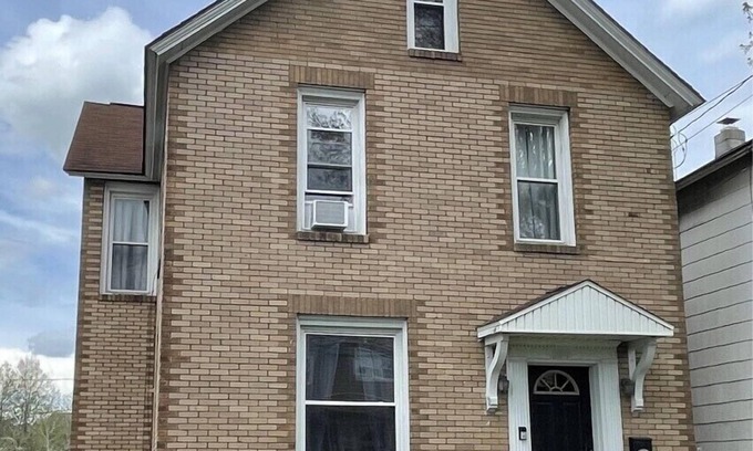 St. Marys House | The Modern Gem with GAME ROOM! Pet friendly