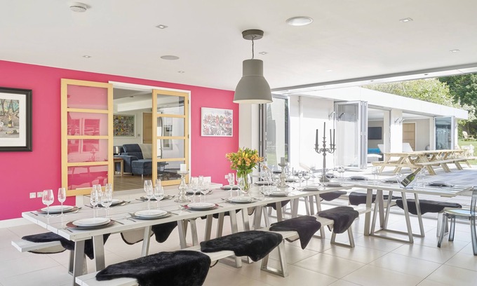 Cheltenham House | The Most Amazing House In Cheltenham/Cotswolds Ideal For Parties & Families