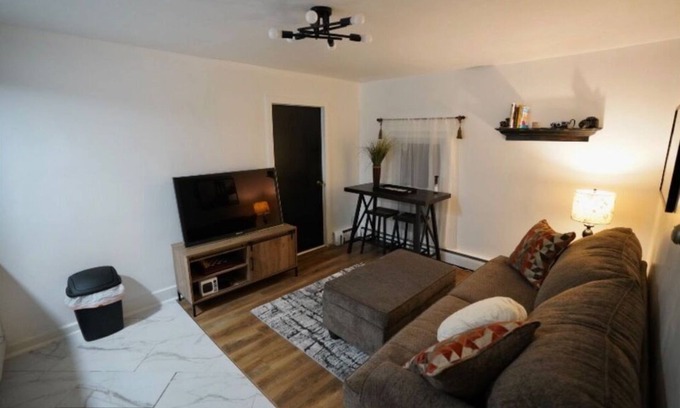 Fond du Lac House | The most comfortable retreat for business or leisure.