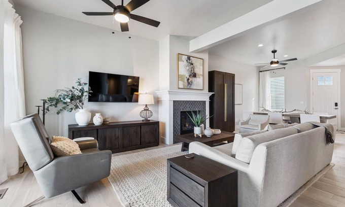 Loveland House | The Mountain View Townhome