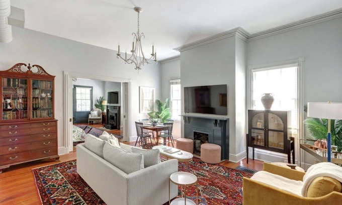 Historic District - North Apartment | The Murphy House Parlor Suite | Chippewa View