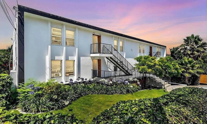 Mission Hills Condo | The Mystic Mermaid Retreat. A charming 2-bedroom condo in awesome San Diego.