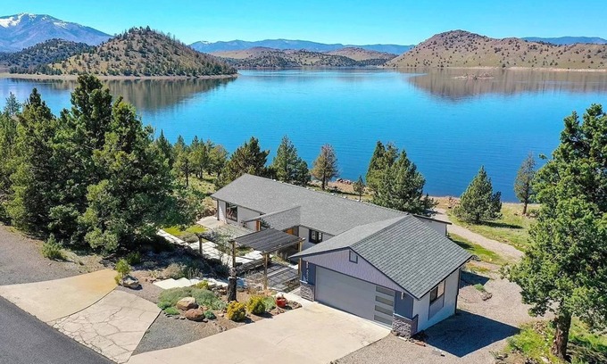 Weed House | The Mystic Rainbow Lakehouse Zen Sanctuary