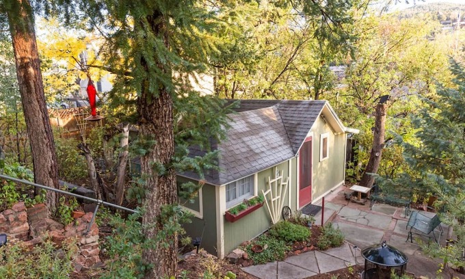 Manitou Springs House | The Nest Cottage in Downtown Manitou. Hot Tub Now Available!